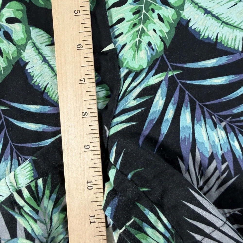Cynthia Rowley Womens Tropical Leaf Print‎ Black Shorts Size 6 - Picture 7 of 11